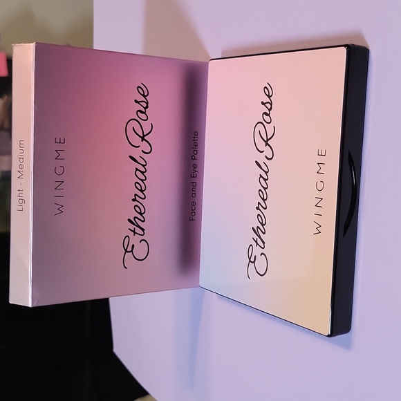 Blush Palette - Warm and Neutral Shades - Picture 4 of 7